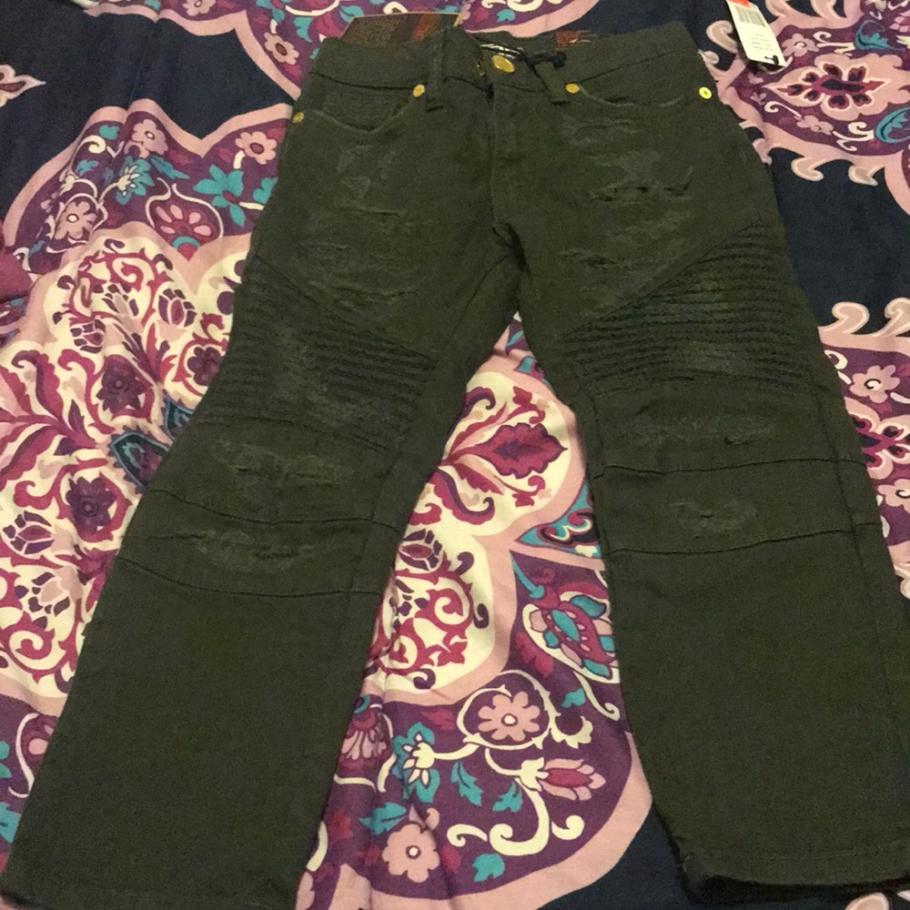 Never worn destructive jeans